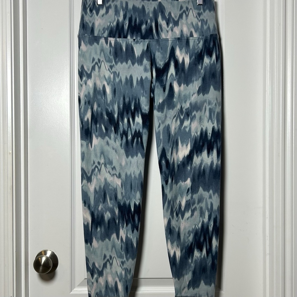 Old Navy Active Blue Gray Balance Go-Dry Watercolor Abstract Print Crop Leggings